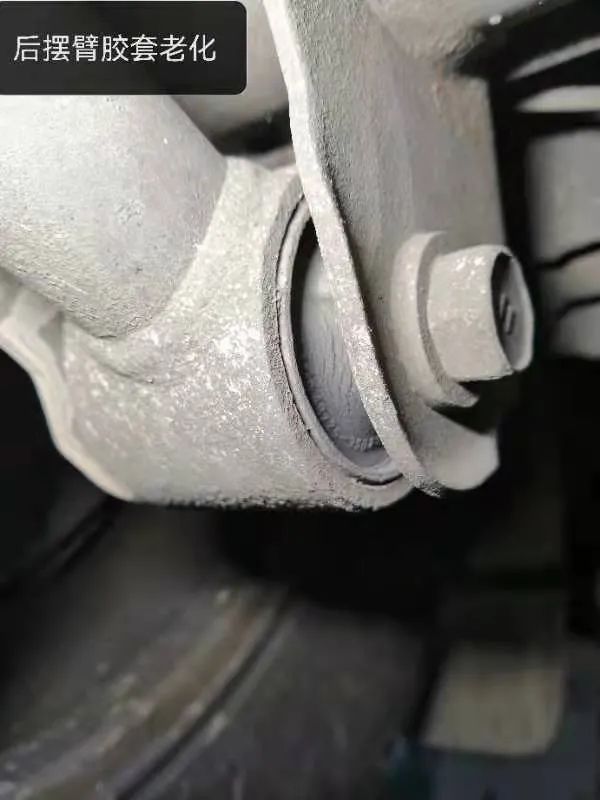 2003年的丰田老霸道，33万公里“车况残旧”，翻新复活变新车