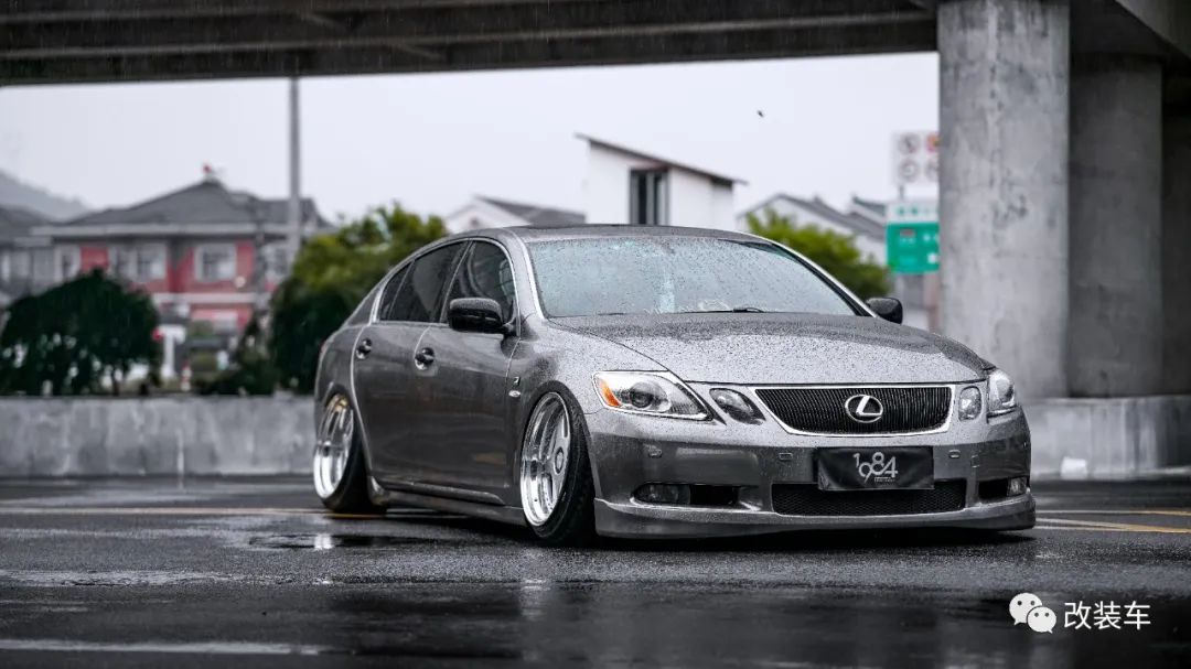 雷克萨斯gs300亮黑改装案例,本田思域适合刚毕业开吗