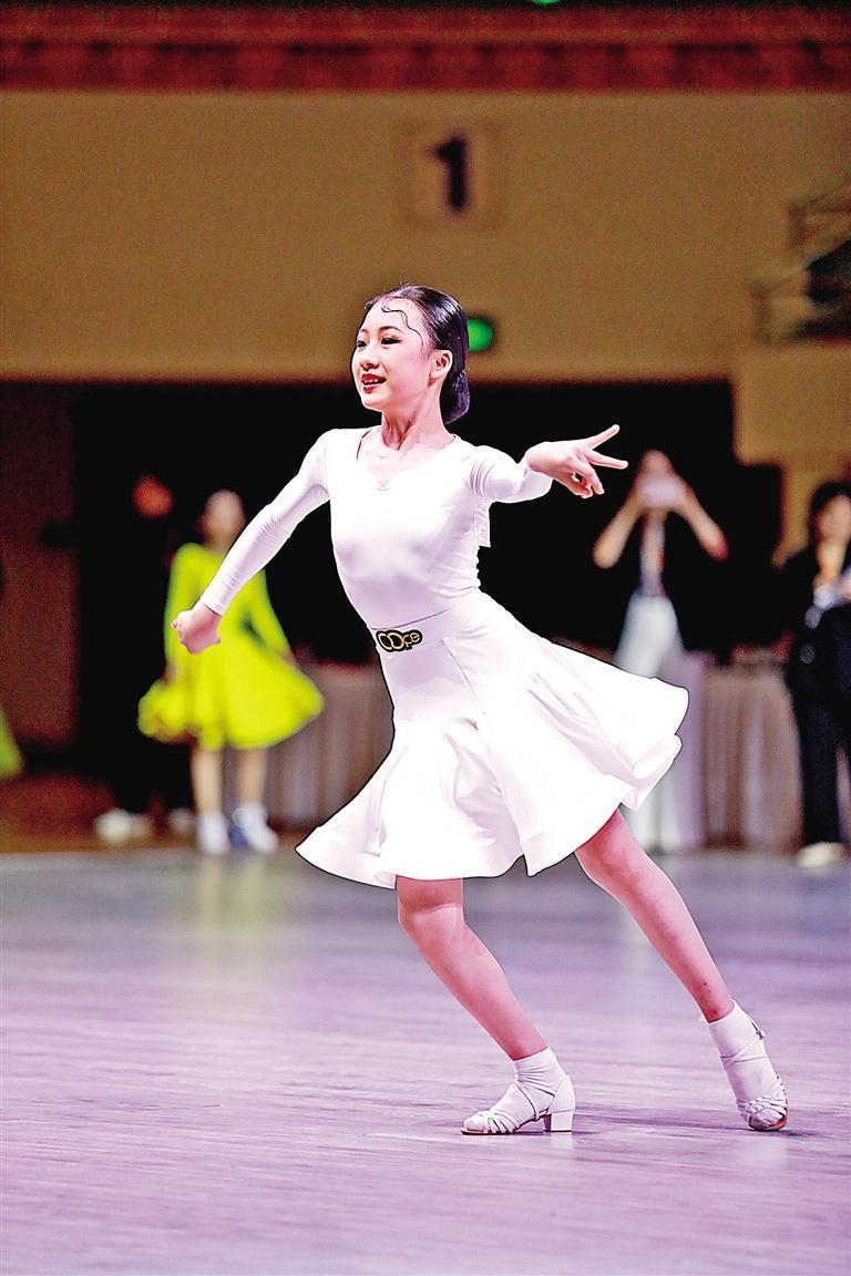 深圳宝安体育馆百人舞蹈,宝安区千姿舞蹈