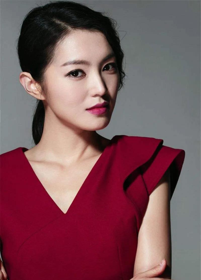 申珉熙在中国发展的韩国演员，看名字不认识一看照片原来是她