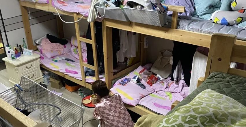 上海的青旅里，挤满了年轻人