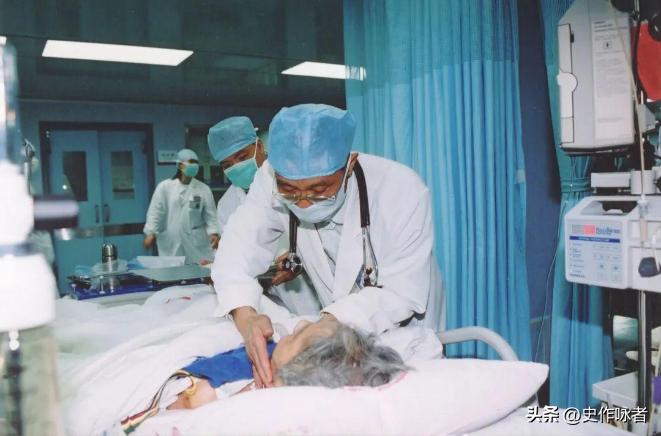 疫情全面放开后，为何这么多人大骂钟南山？他到底做错了什么？