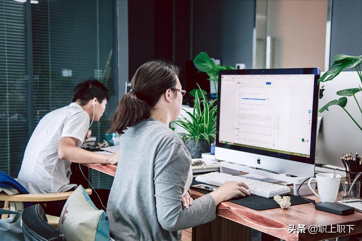 女普工工资7000以上的工厂招工,月入6万女建筑工