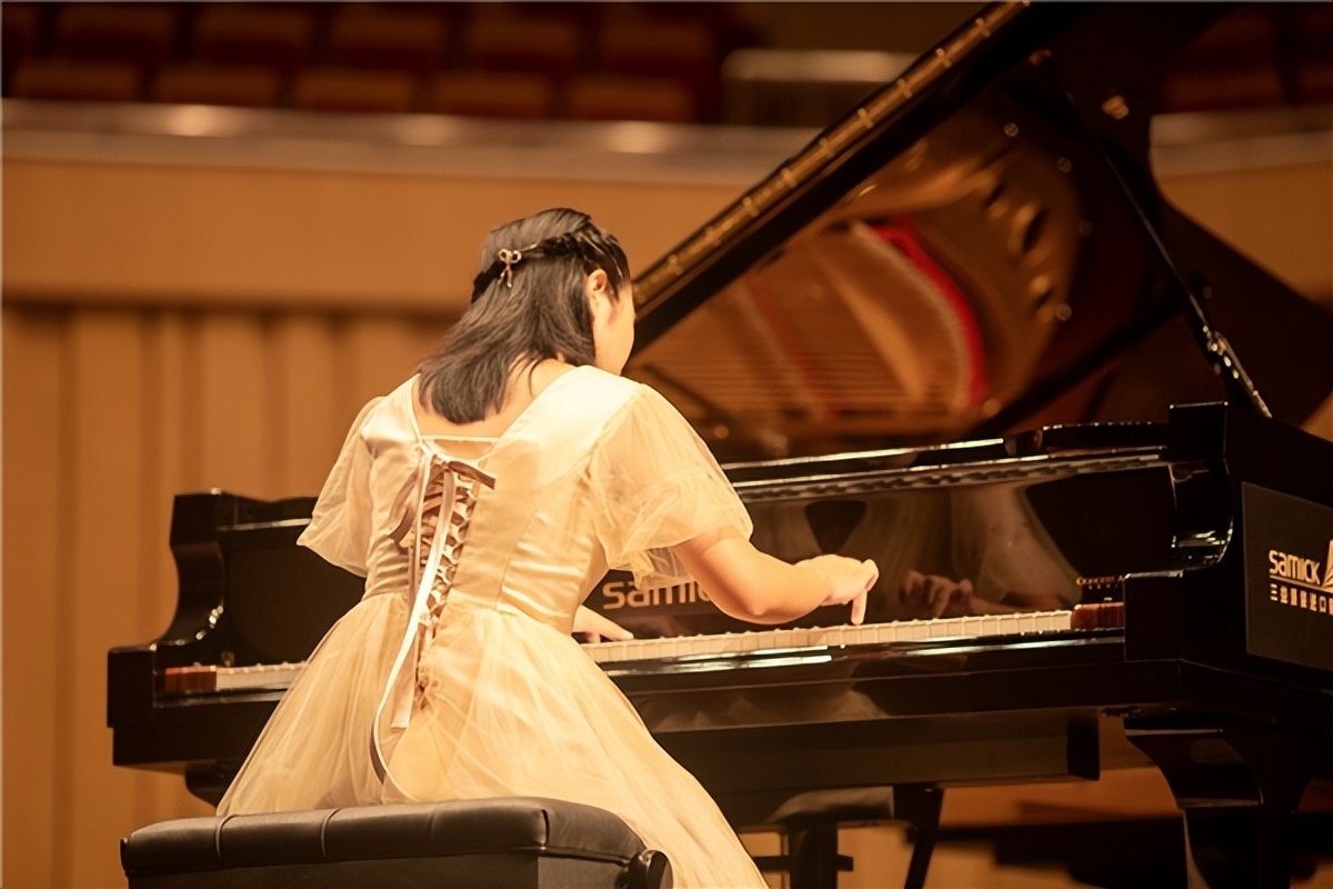 三益钢琴是原装进口的钢琴吗,三益钢琴属于什么档次的钢琴