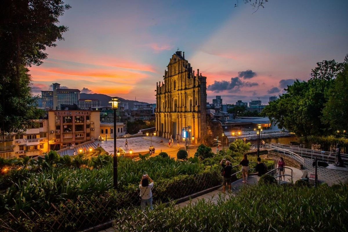 @重庆人来北城天街“感受澳门乐无限”现场抽奖得澳门往返机票