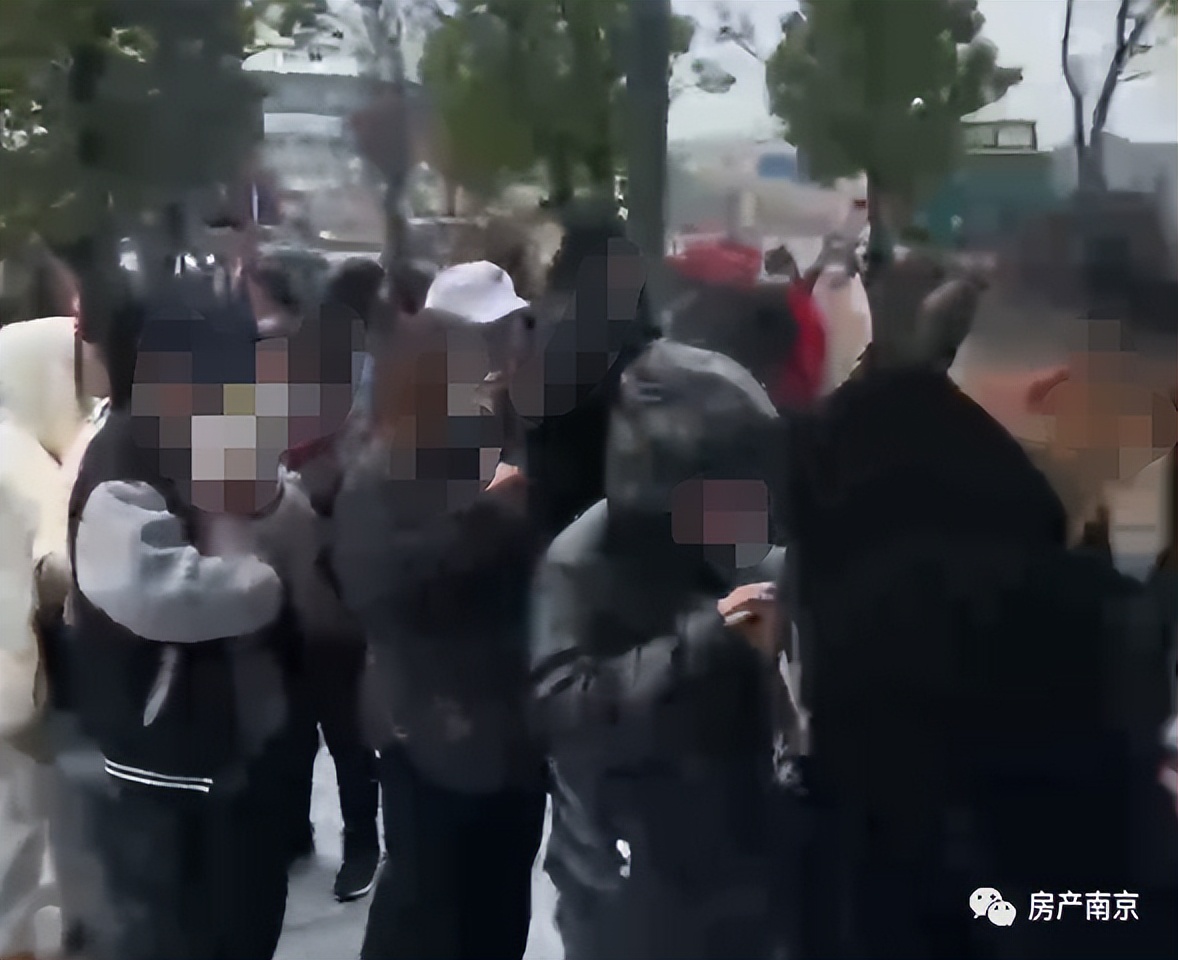 凌晨两点排队买房,凌晨3点多买一套房