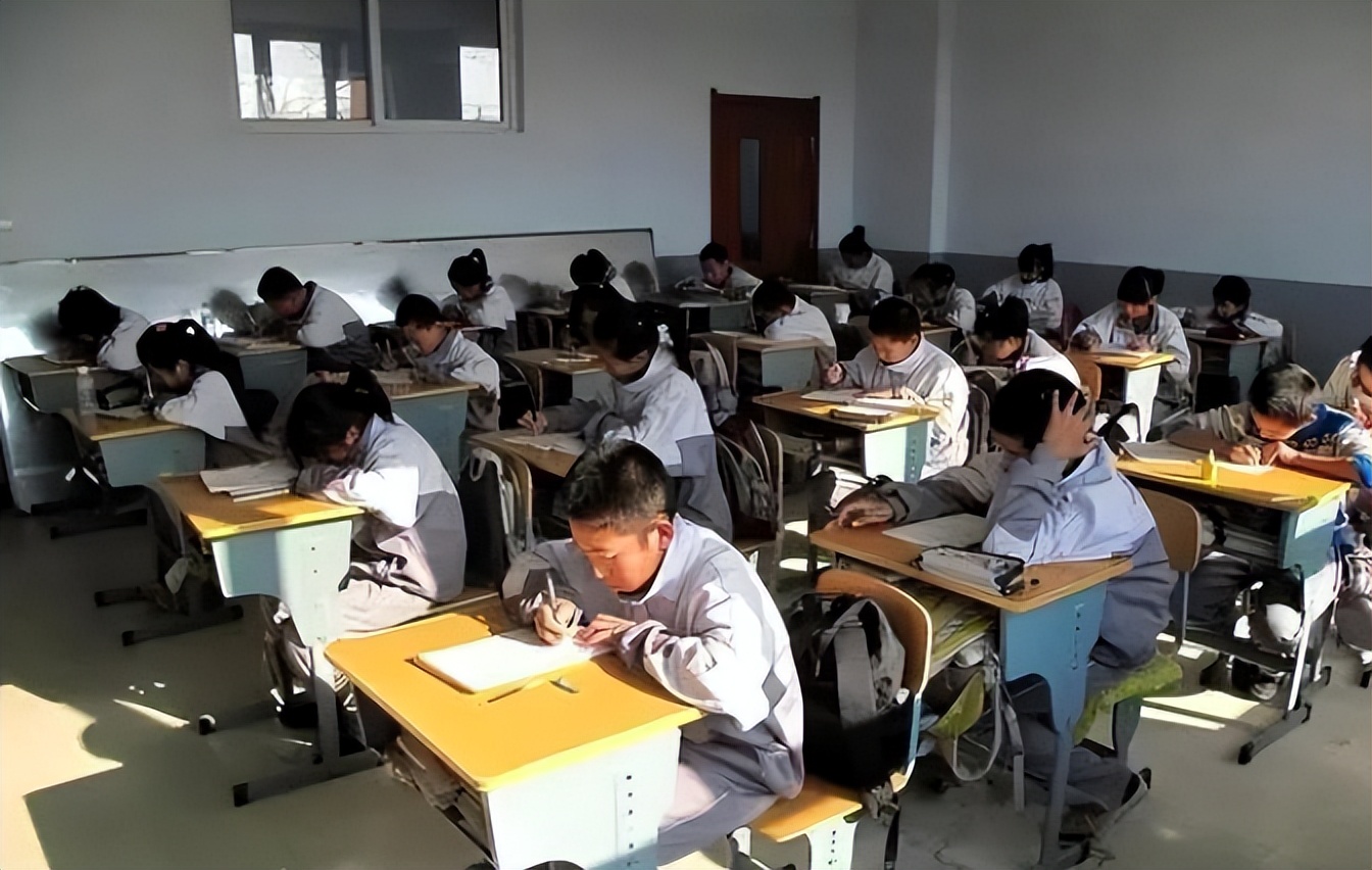 女大学生租别墅做淫窝，2个月接客600次，只服务“高端客户”