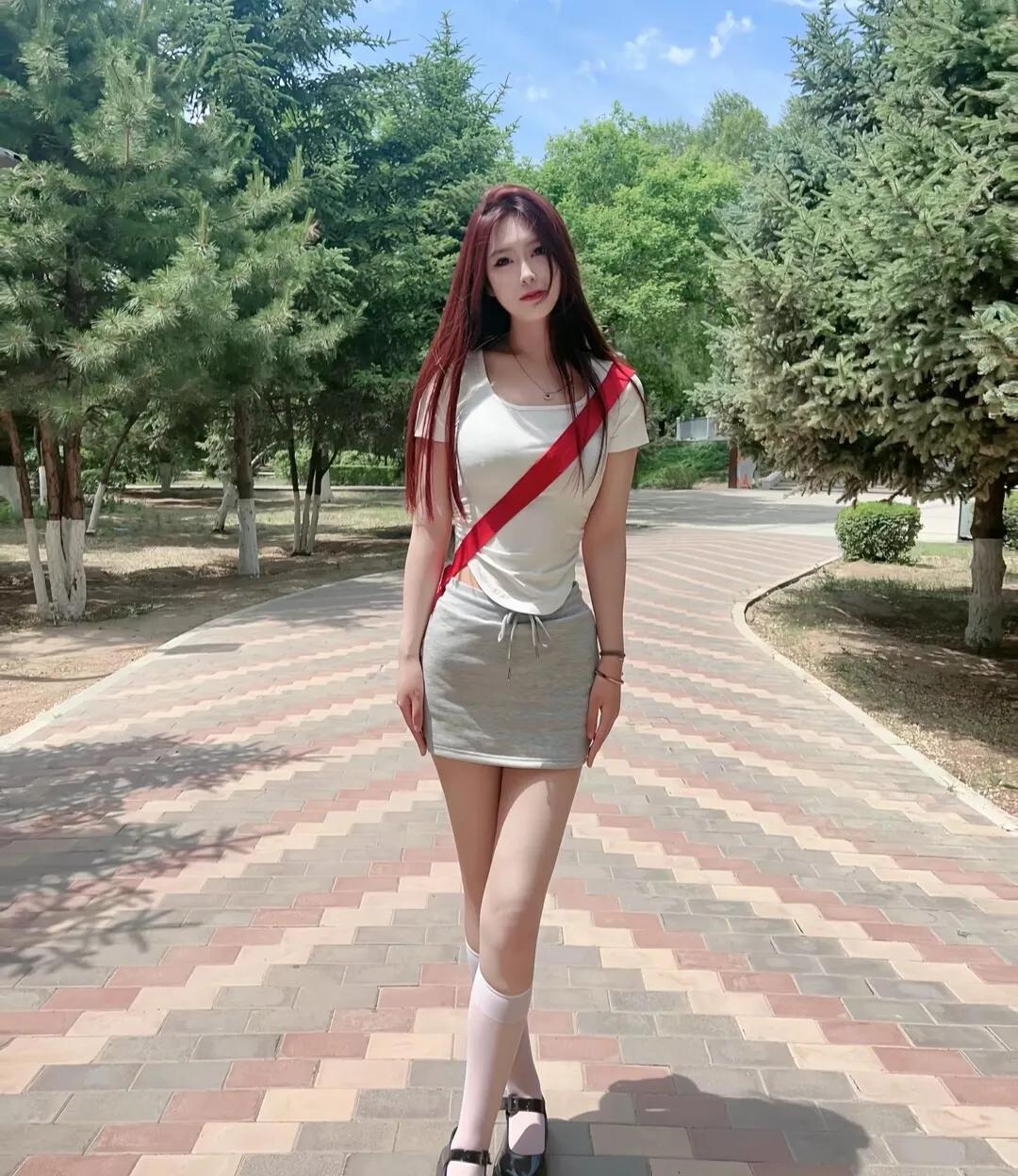 瑜伽服美女跳舞直播,瑜伽服美女最火视频