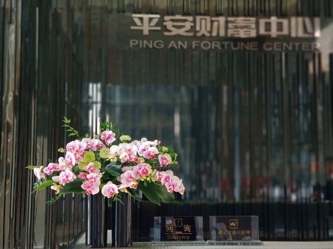 对标日本青山花店，做高端传统插花，这家70平方米花店生意火了！