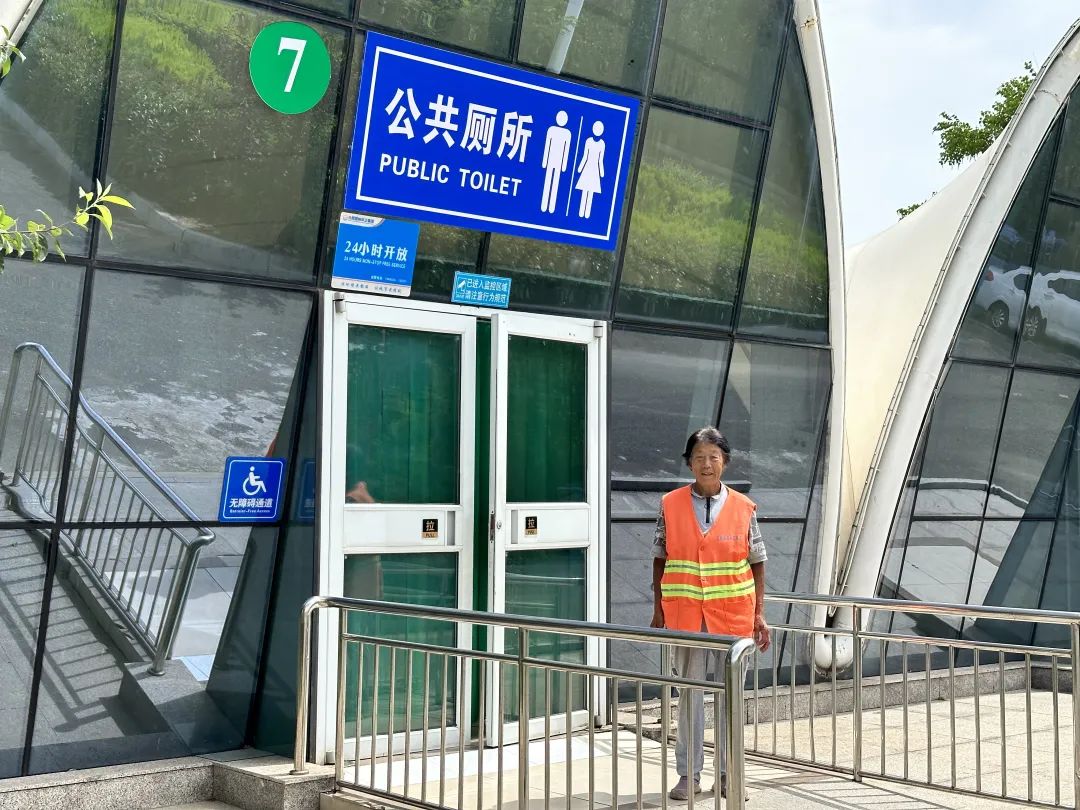 游客打“12345”，找日照这位保洁员……