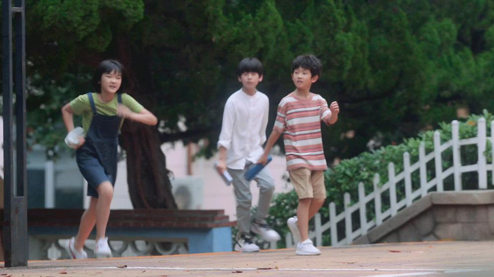 张子枫雷佳音面试,雷佳音张子枫天才基本法男明星