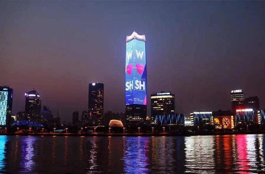 户外媒体广告哪些行业好,户外广告与网络广告的优劣势