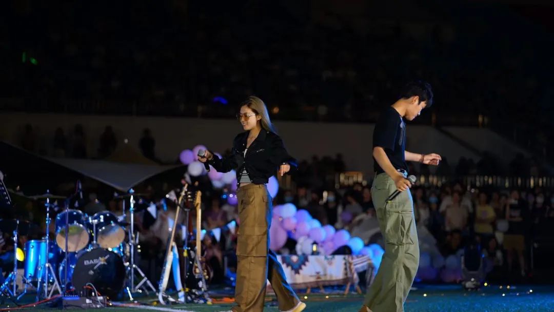 河南大学音乐节,河南科技大学草坪音乐节完整版