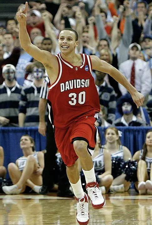 新王登基，三分王者史蒂芬.库里