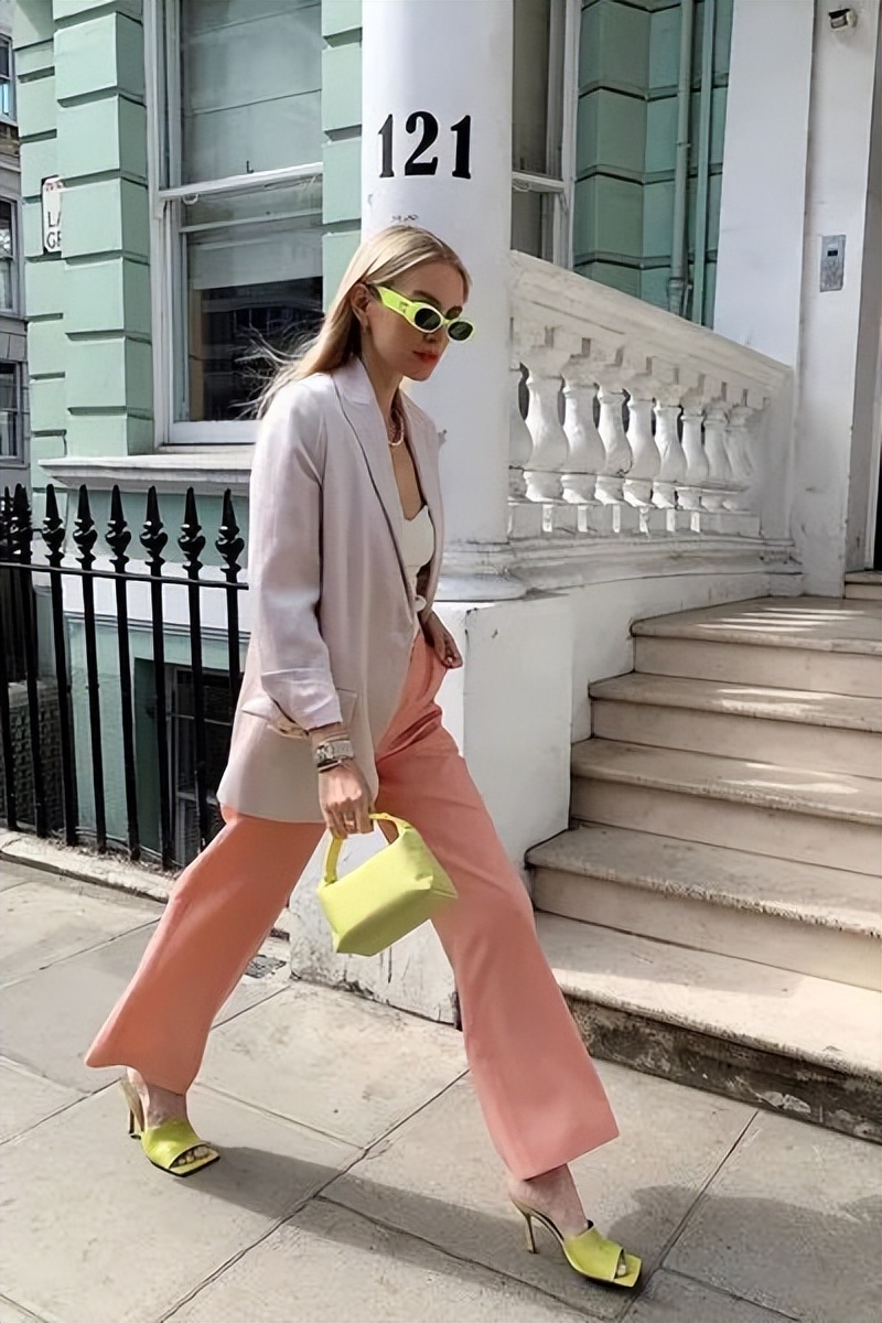 怎么学会穿搭色彩搭配技巧,穿搭怎么穿出高级感浅色系