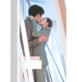 害羞预警！韩国女演员吻戏匠人非她莫属