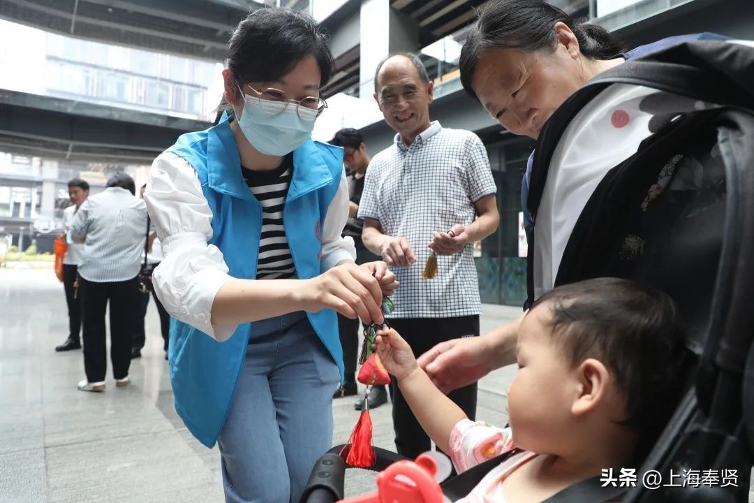 工会到基层开展送清凉关爱职工,市总工会开展关爱户外劳动者活动