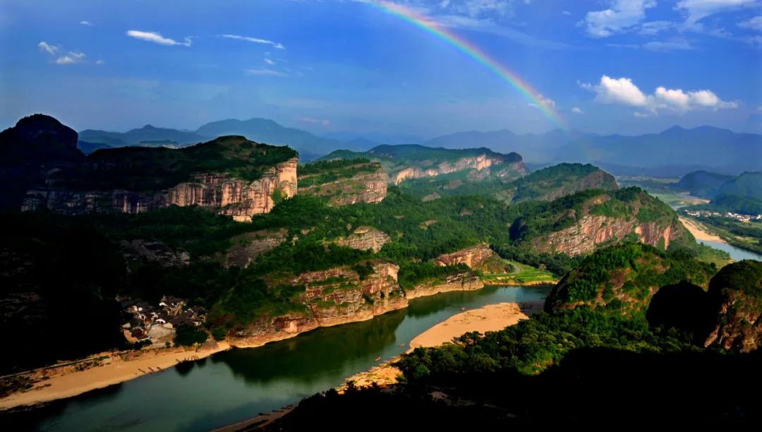 一起约“惠”吧！@上海、全国的游客朋友们，春日游鹰潭优惠来袭