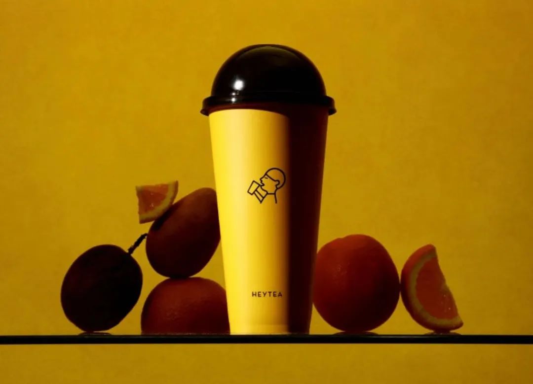 19元就能拥有一杯FENDI，周边被炒到上百，喜茶掌握了你什么心理