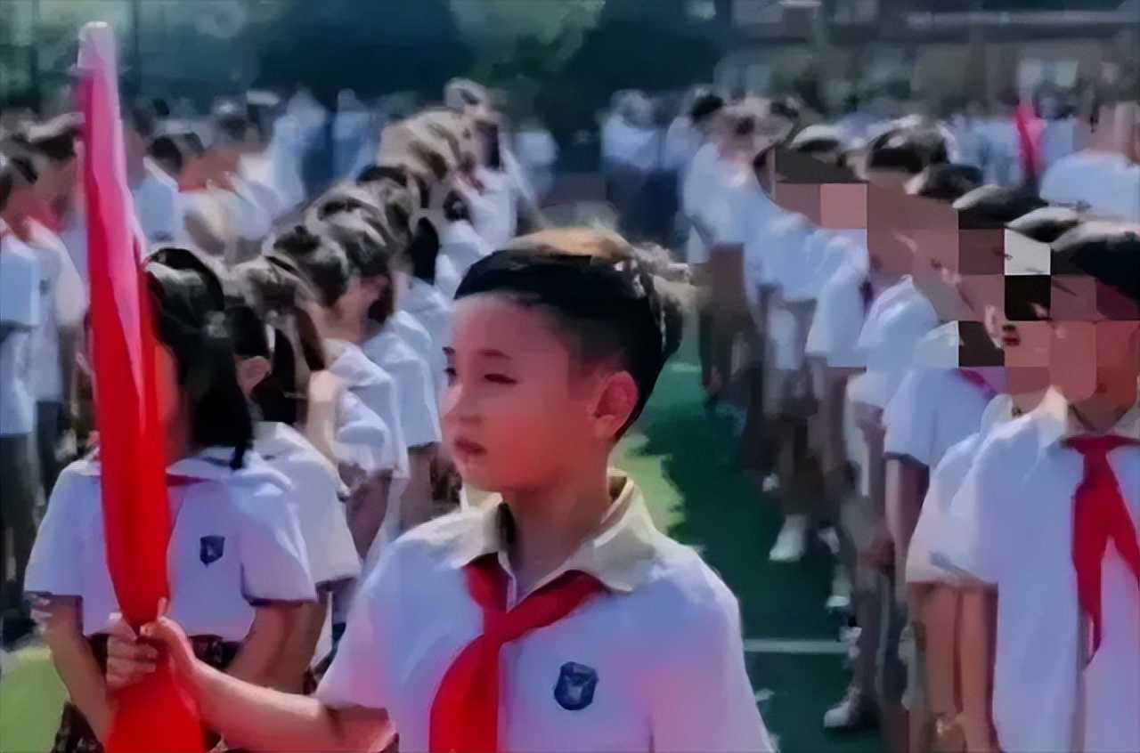 11岁男孩被骂8次41字遗书,11岁男孩坠楼遗书指认班主任