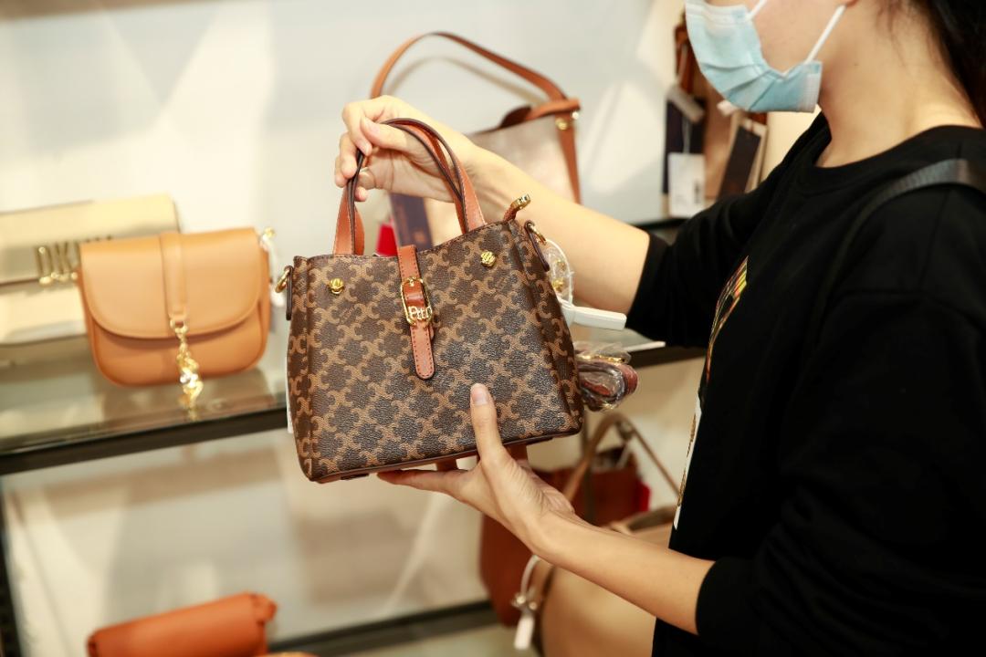 年轻人奥特莱斯,年轻人爱上奥特曼