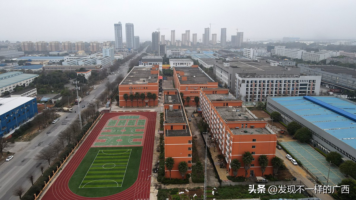 啥情况,北海这几栋准备用来做一所高中的厂房被拍卖了,6816万起