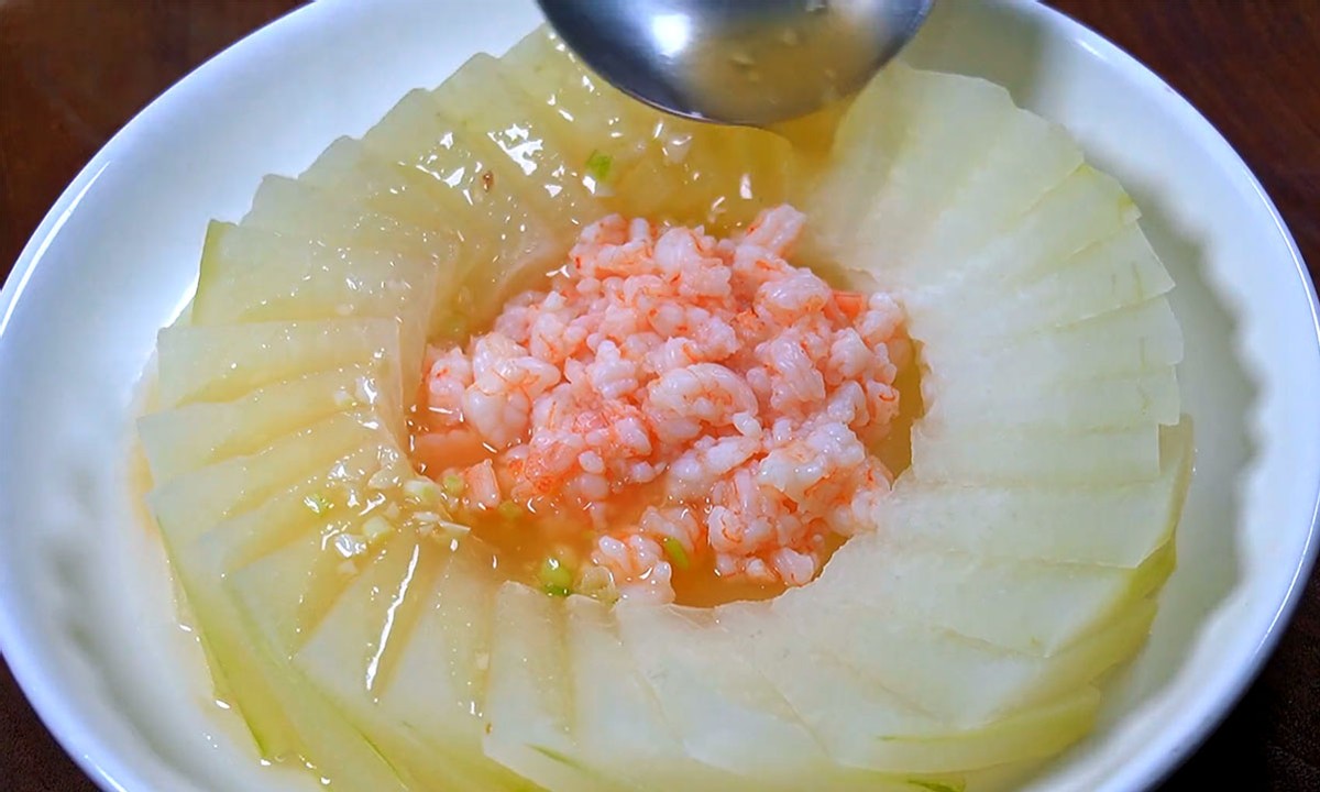 中老年人少吃这3类食物,建议中老年人多吃这6样食物