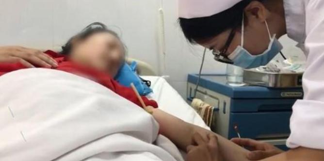 高校女厕中的高薪“兼职”，撕碎了多少女大学生遮羞布