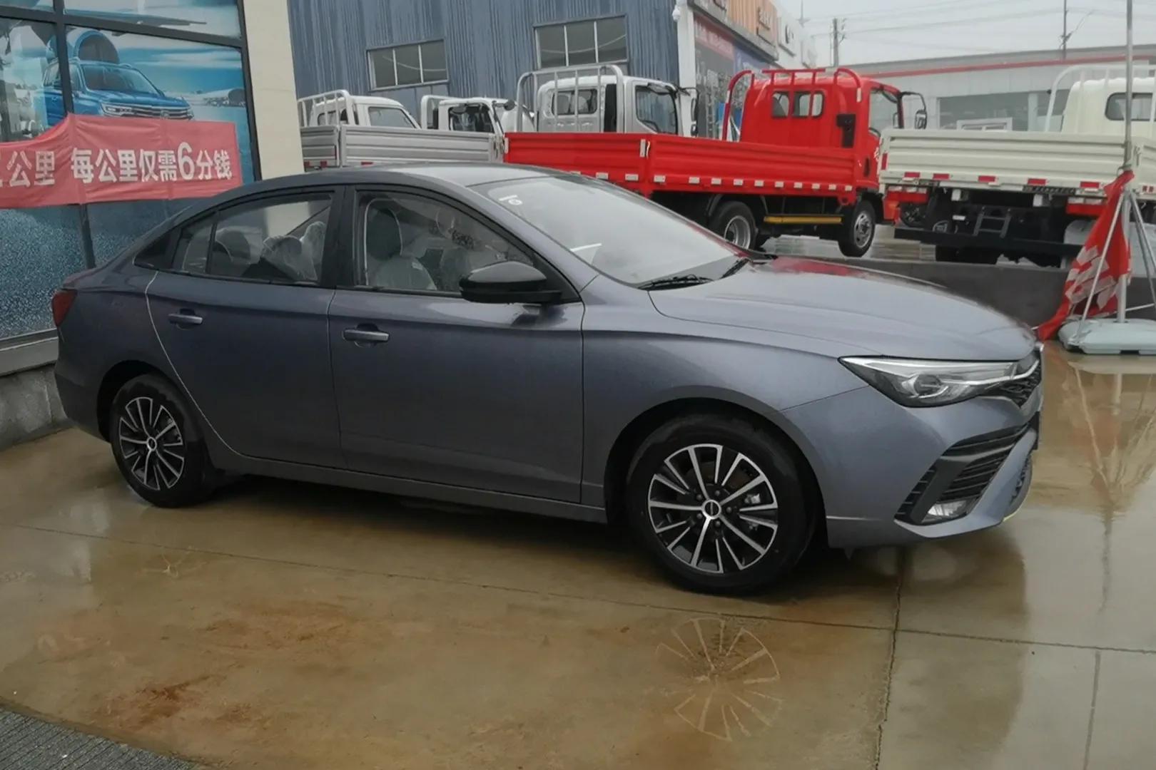 试驾新款荣威i5手动挡,荣威2022款i5试驾感受