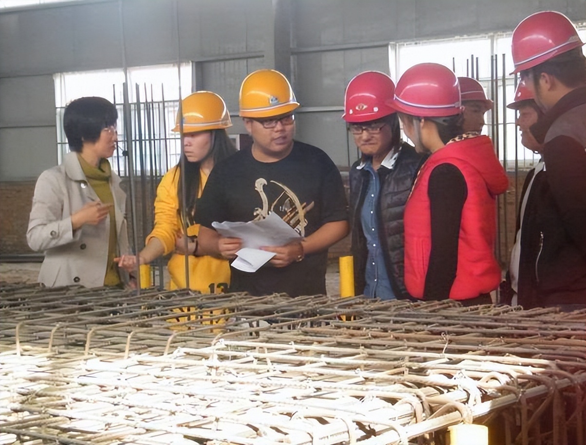 网传土木考证界又出现“卷王”，一人考下10个证，还是专科出身