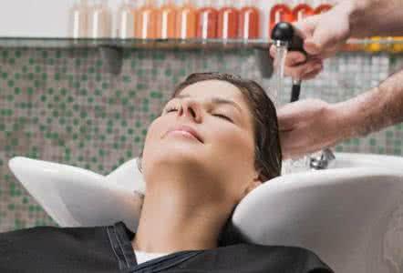 女性来例假不能洗头？妇科专家建议：3件事不能在来例假期间做