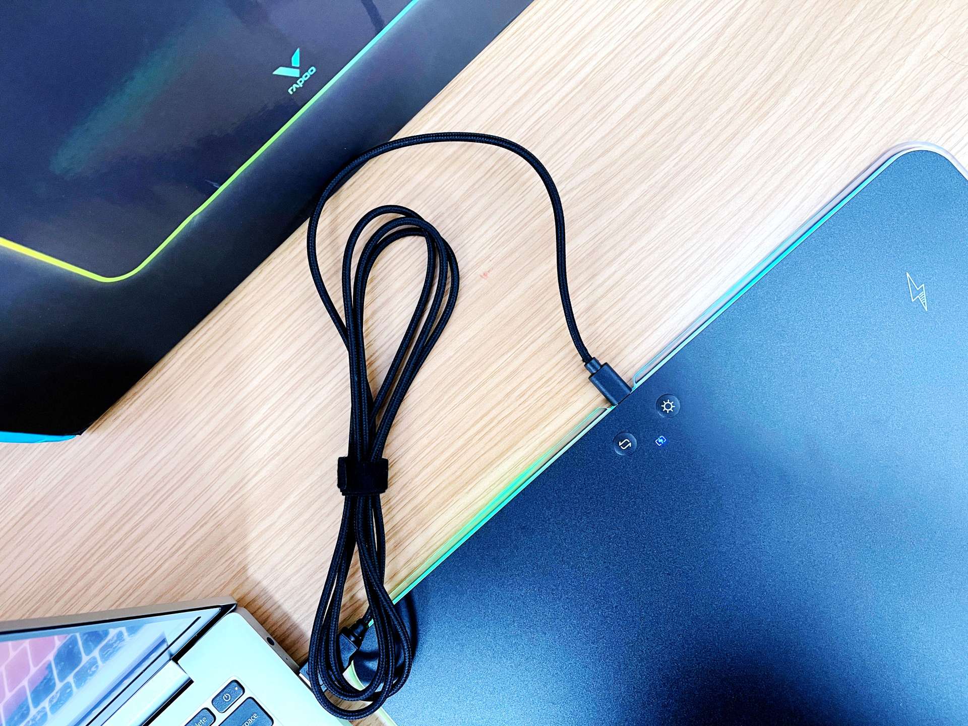 雷柏v1游戏鼠标好用吗,雷柏v10s鼠标垫