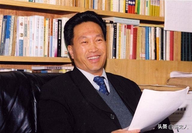 昔日河北首富：坐拥千亿帝国，家中27个保姆，最后却带儿子自首