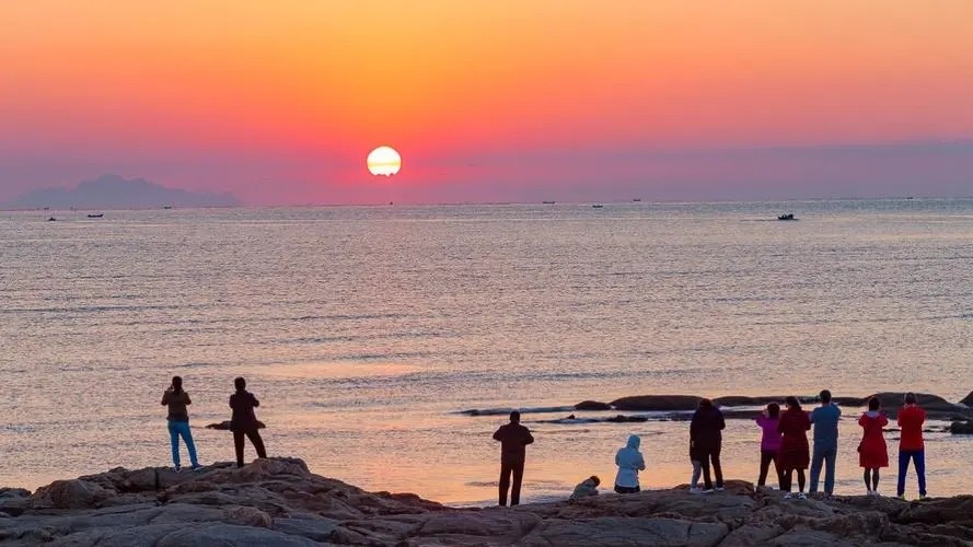 5万买海景房乳山银滩成海边鹤岗,适合定居的海边房价超低的小城市