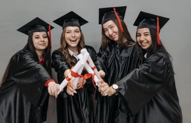 美国心理学研究生工资一般多少,一年留学大概多少钱