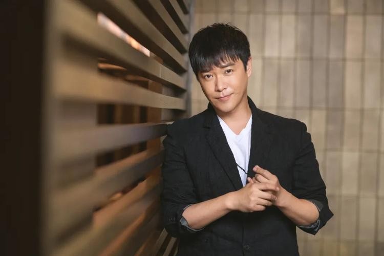 陈思诚电影商人,陈思诚导演作品票房破100亿