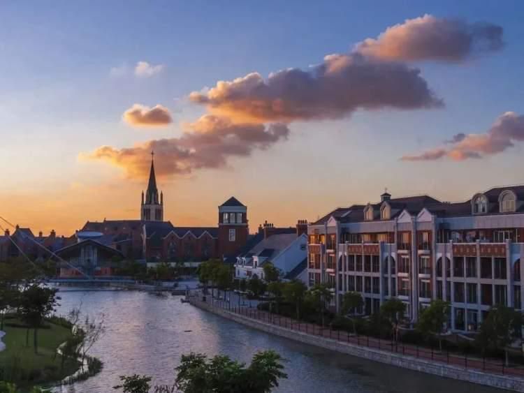 上海泰晤士小镇网红打卡地,泰晤士小镇网红打卡地教堂