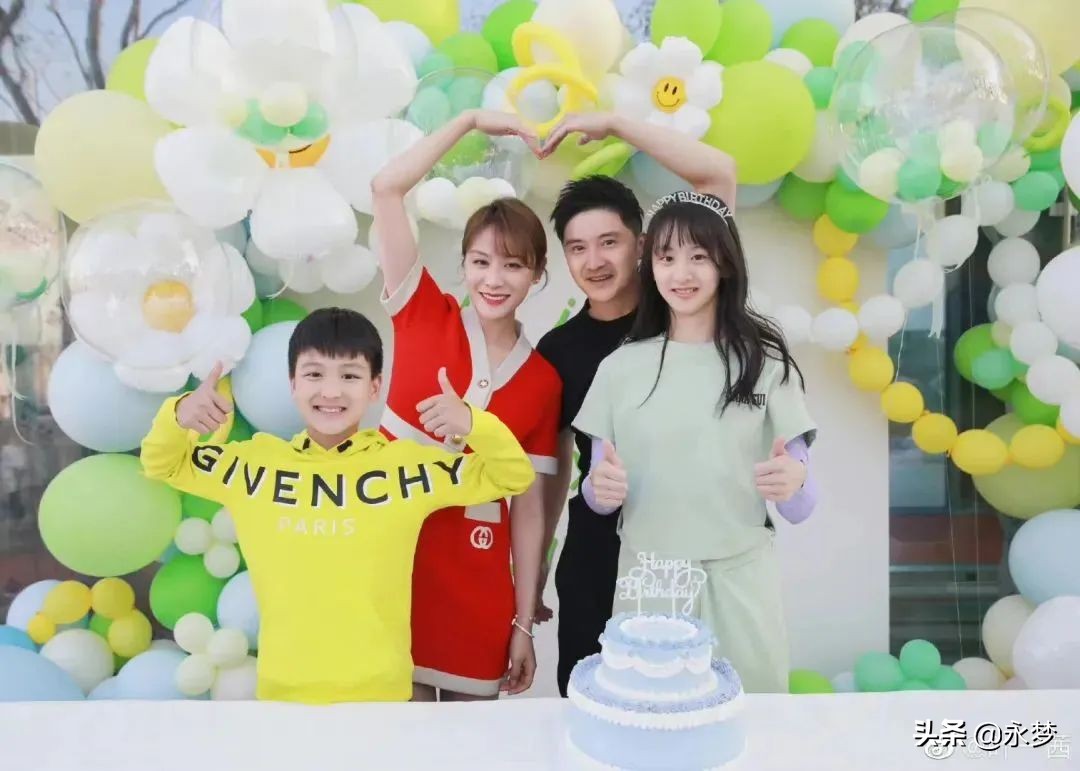 13岁，顶级Alpha，阿姨们都在等他出道