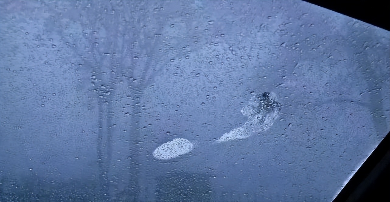 车窗外起雾开窗可以解决吗,如何避免下班车窗起雾