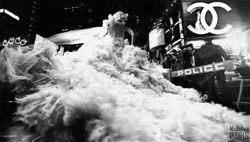 chanel衣服为啥贵,chanel女装贵吗