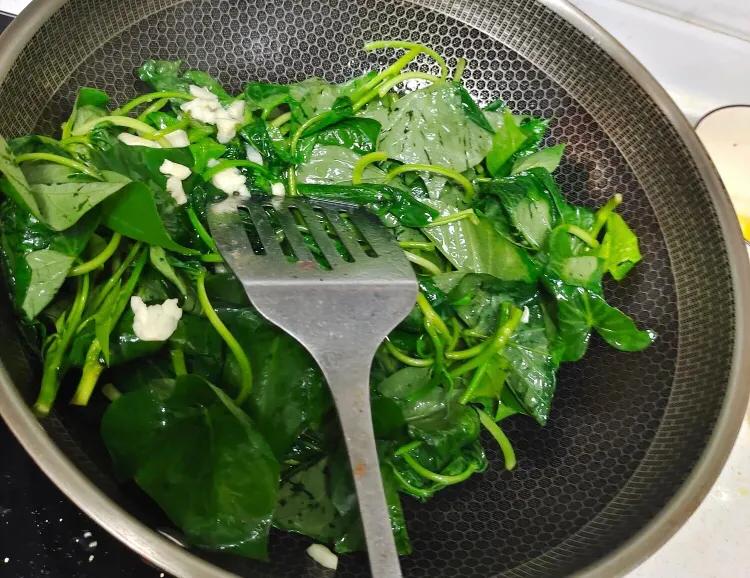 补钙第一名的菜芥蓝,营养专家推荐的7种绿叶蔬菜