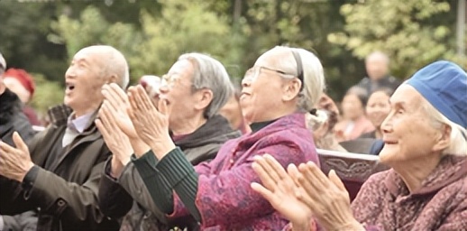 西安九旬老人酒店养老,西安九十岁奶奶住酒店养老