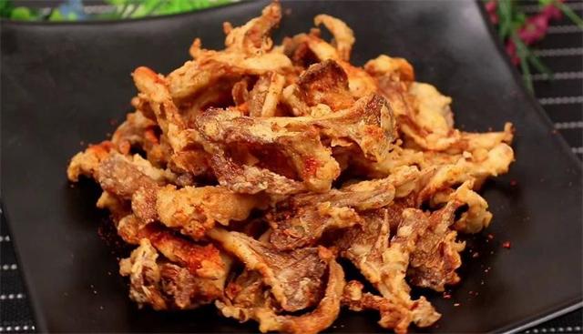 炸蘑菇用面粉还是淀粉,炸蘑菇到底用面粉还是淀粉