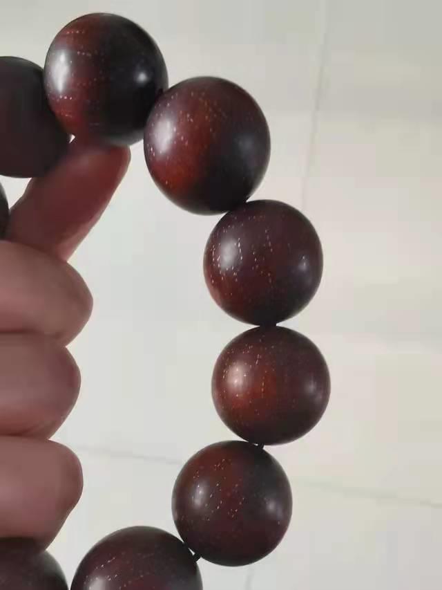 印度小叶紫檀金星是怎么形成的,如何辨别小叶紫檀金星的真假