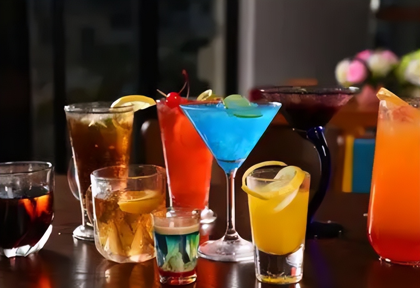 度数低的好调的酒调酒教程,调酒师喝酒技巧