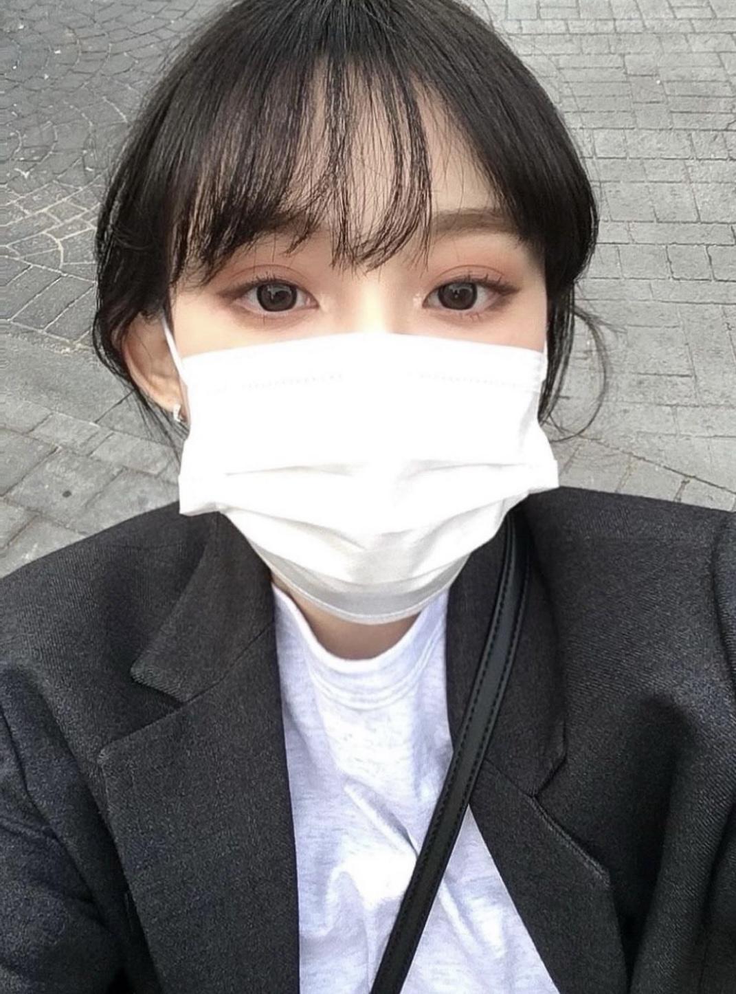 女生齐刘海和中分哪个更减龄,2021减龄最火发型齐刘海