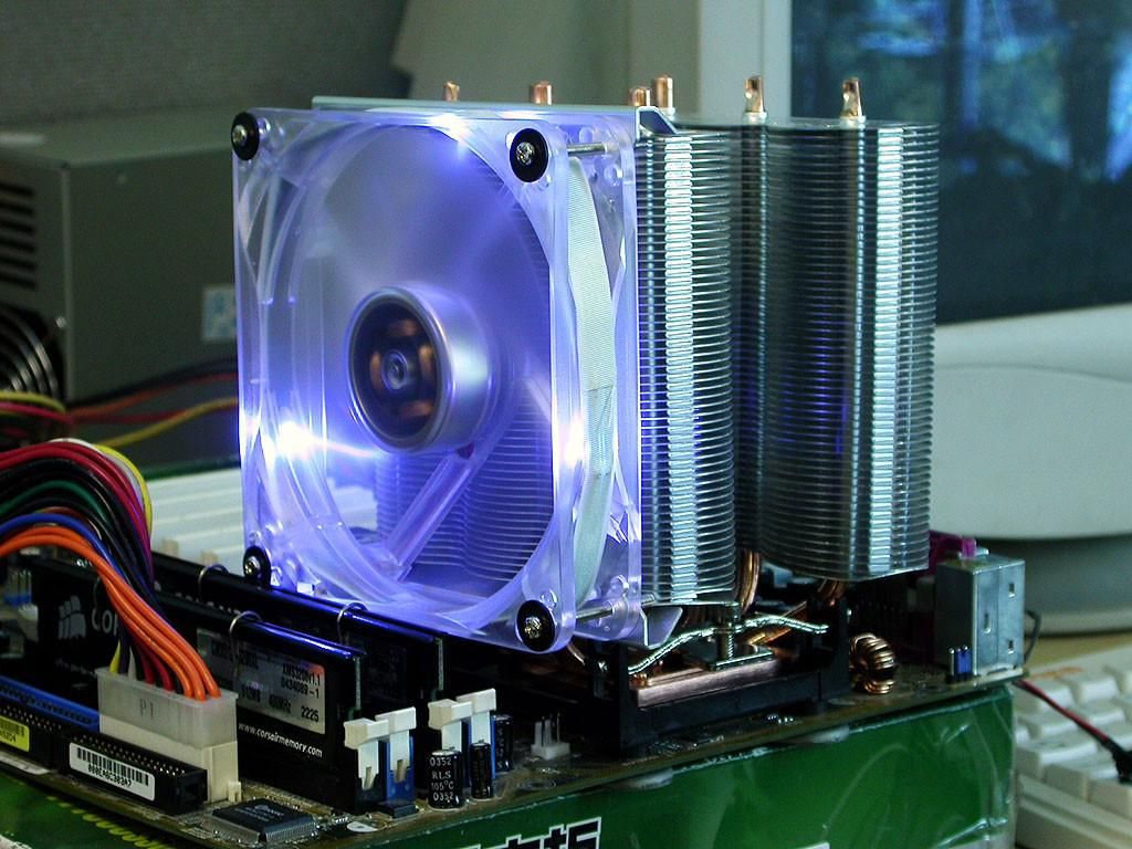 cpu散热器选风冷好还是水冷好,Cpu散热器风冷和水冷哪个好