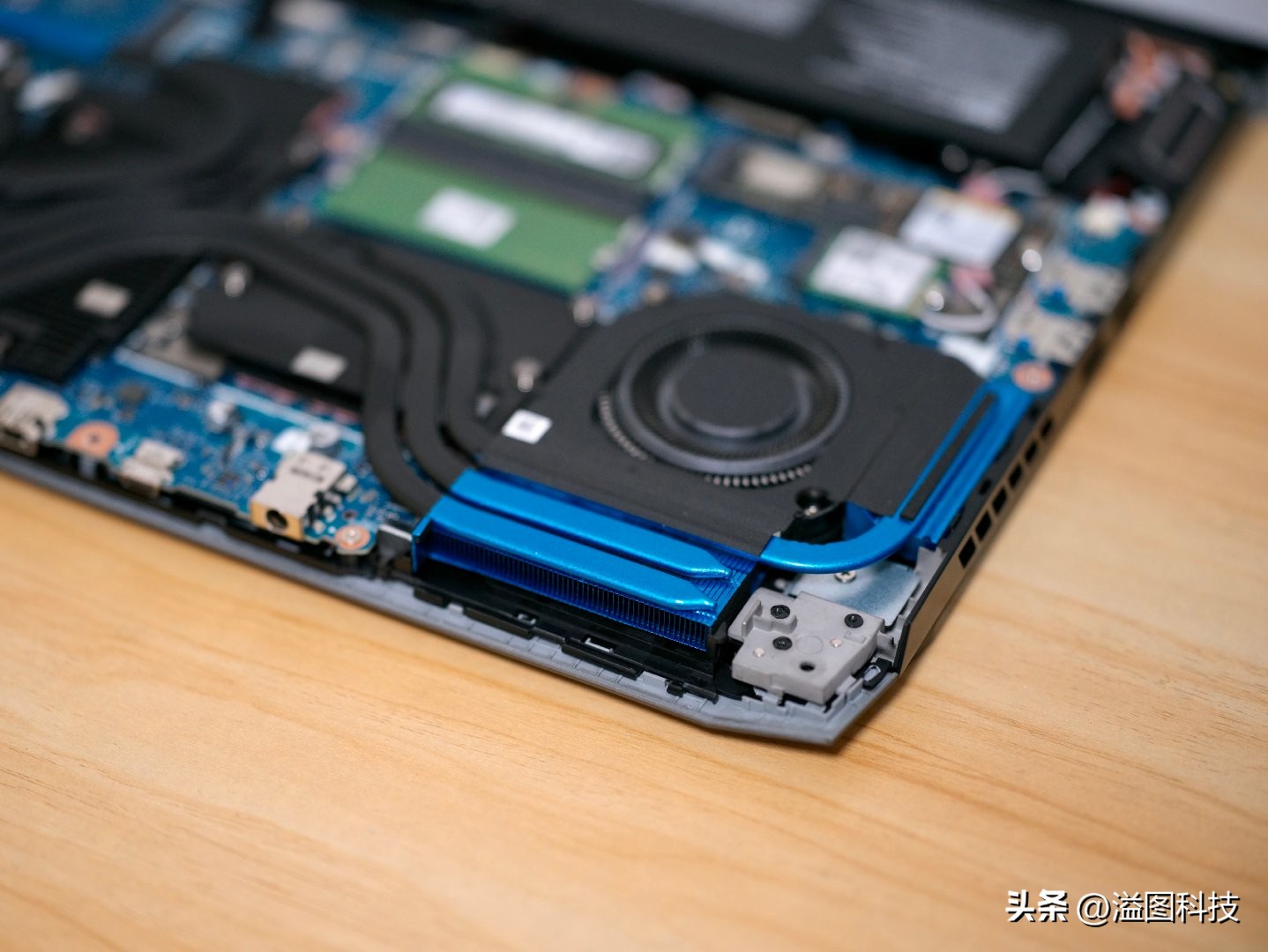 持续进化的游戏,宏碁掠夺者战斧300和拯救者r9000p