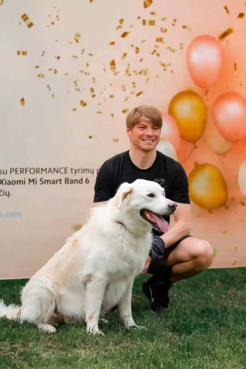 地球另一边的人们是倒着吗,地球另一侧的人不会掉下去吗