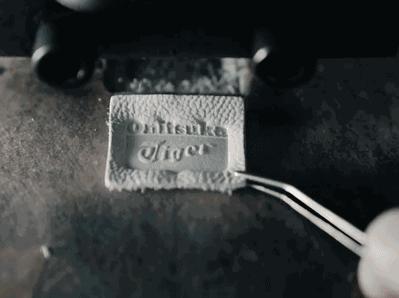 鬼冢虎运动跑鞋黄色,鬼冢虎专业跑鞋